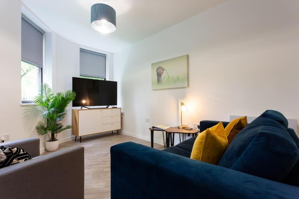 Polly'S Place Apartment Taunton & Free Off Road Parking & Wifi Екстериор снимка